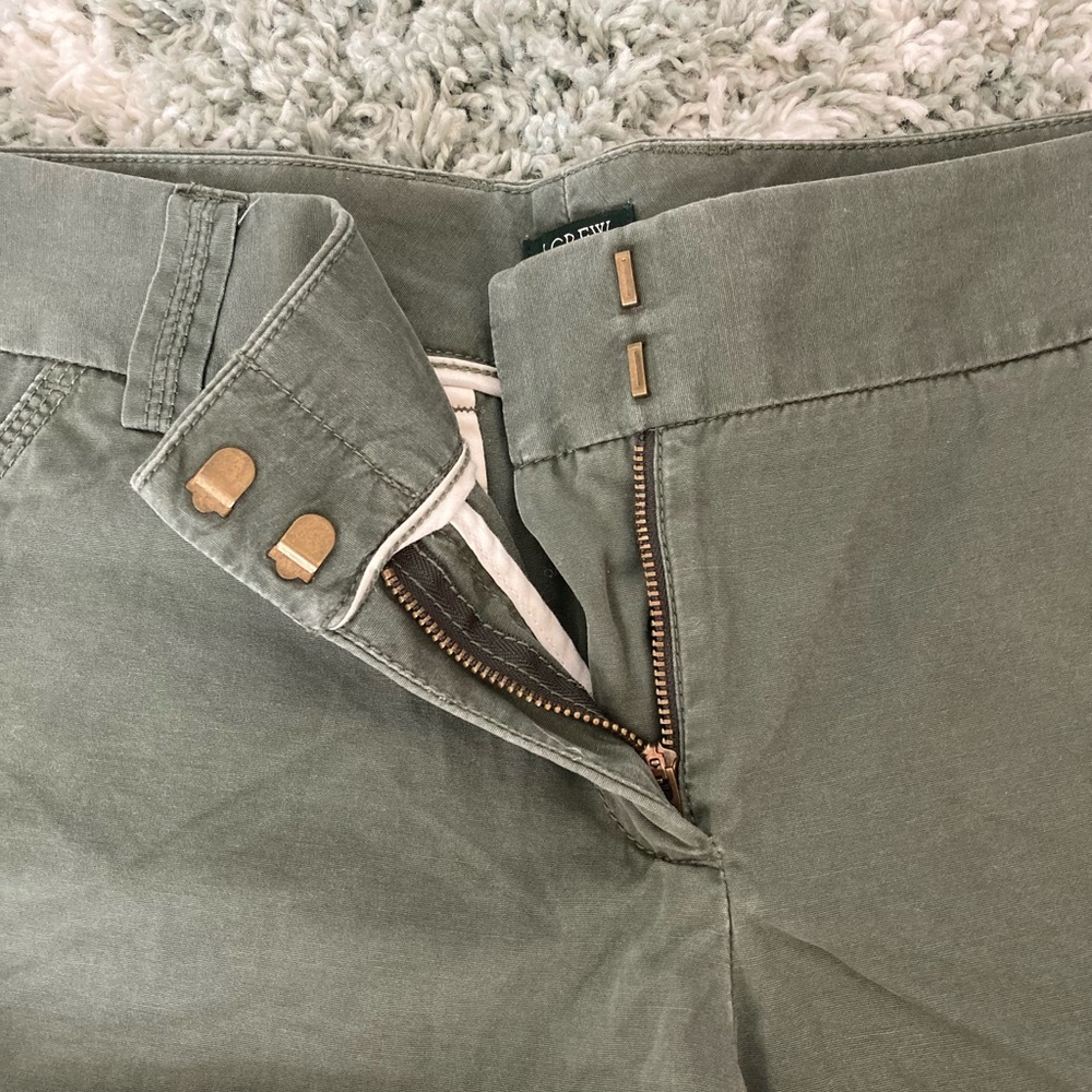 J. Crew Green Chino Shorts Classic Style Size 8 - Picture 3 of 6